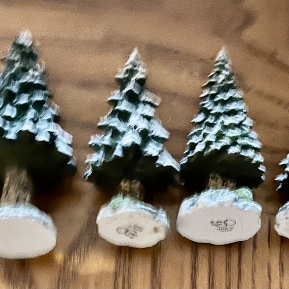 Set of 4 Dept. 56 Village Accessories. Stop Signs, Parking Meters, Trees, Logs - Picture 9 of 11